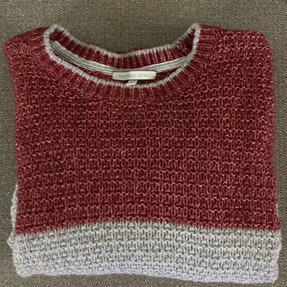 Victoria’s Secret Sweater Size Medium